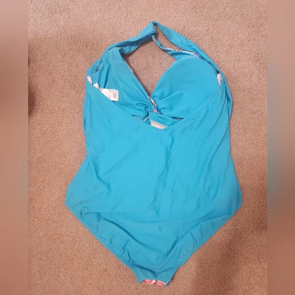 Women's Plus size floral bathing suit - Picture 2 of 5